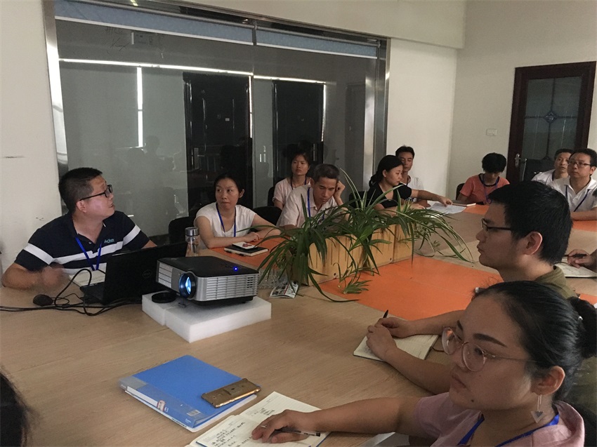 我公司組織召開安全生產(chǎn)培訓(xùn)會(huì)