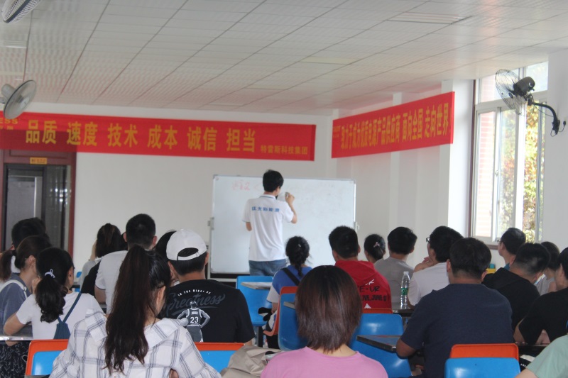 熱烈歡迎湖北理工學院師生蒞臨我司參觀學習!